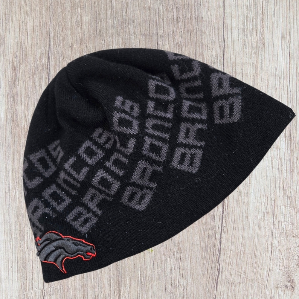 Denver Broncos NFL Team Appaerl Beanie Black w Gray Spellout Embroidered Horse